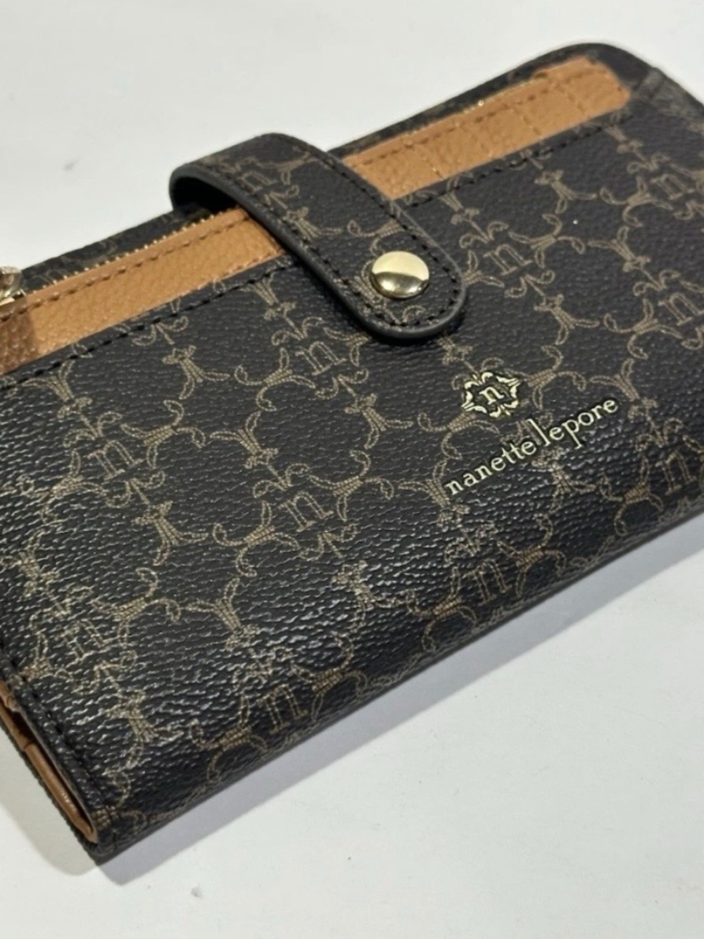 Nanette Lepore Lilli Logo Print Bifold Wallet & Card Case / Chocolate Logo